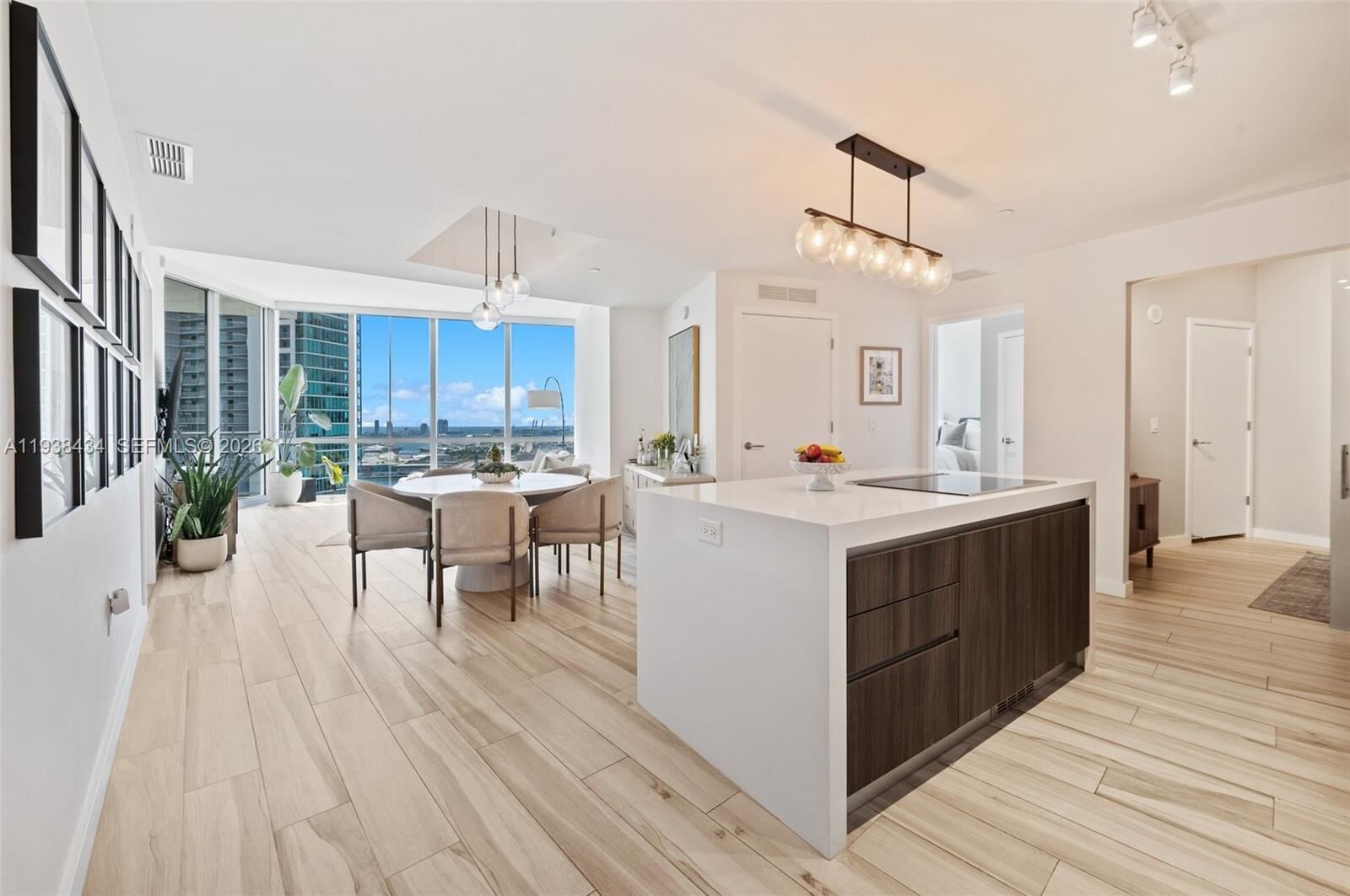 Property Photo:  851 NE 1st Ave 2809  FL 33132 