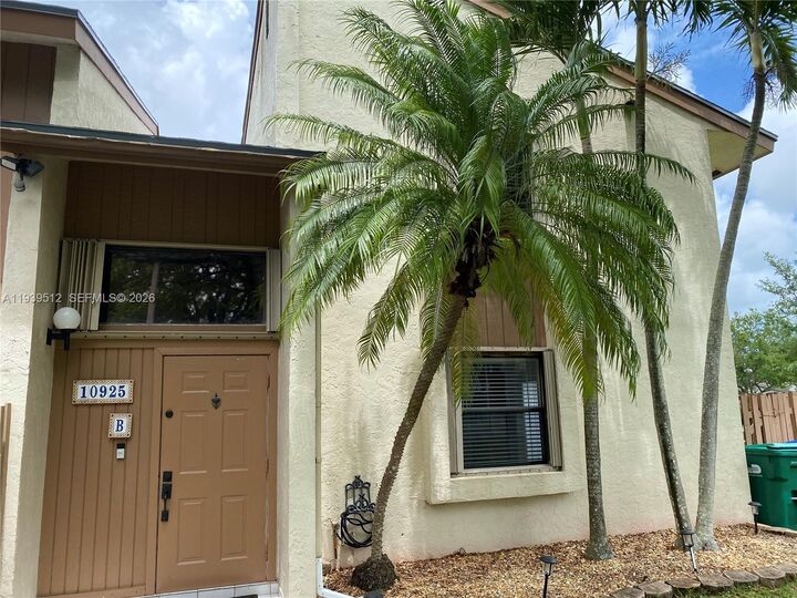 Property Photo:  10925 SW 113th Pl 72B  FL 33176 