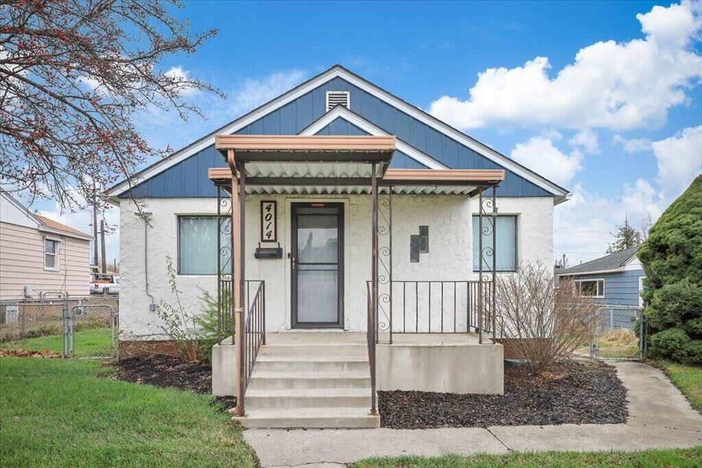 Property Photo:  4014 N Maple St  WA 99205 