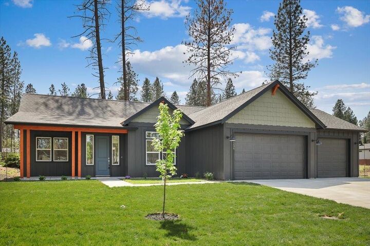 Property Photo: 11206 E 27th Ave WA 99206