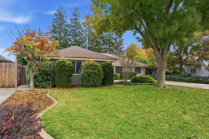 Property Photo:  2936 S Conyer Street  CA 93277 