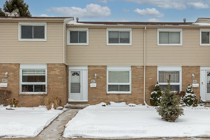 Property Photo:  40 Tiffany Drive 82  ON N5V 3N3 