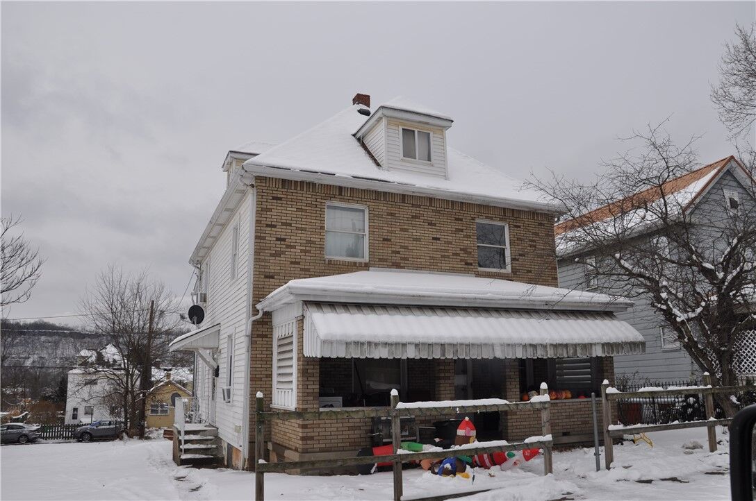 Property Photo:  1213 Kenneth  PA 15065 