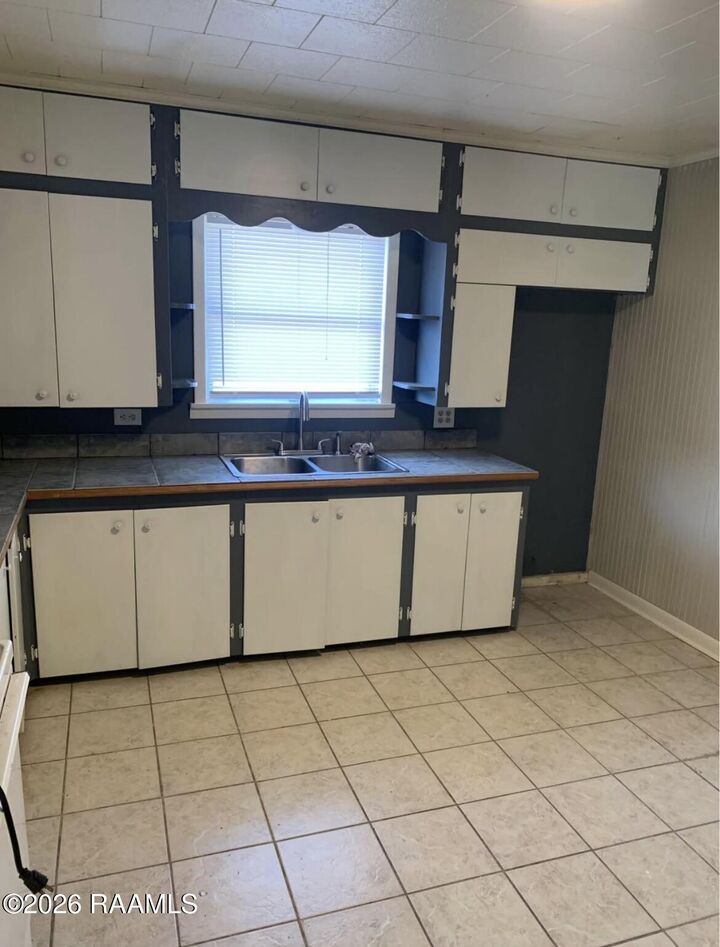 Property Photo:  610 San Jacinto Circle  LA 70563 