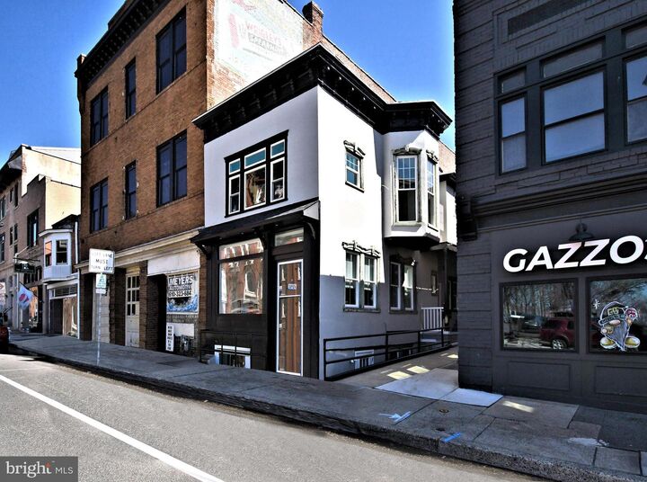 Property Photo: 20 S Hanover Street 1B PA 19464