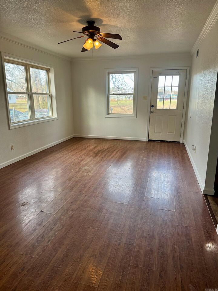 Property Photo:  215 Pine Street  AR 72401 