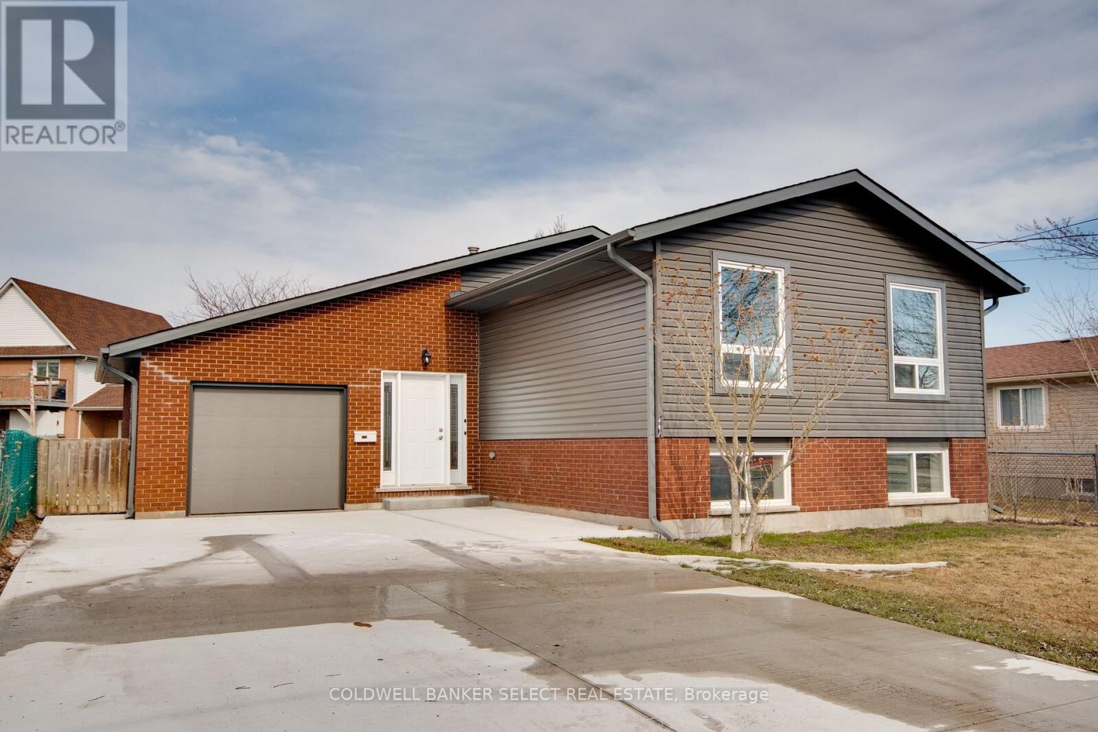 Property Photo:  279 Barrick Road Upper 1  ON L3K 5Z6 