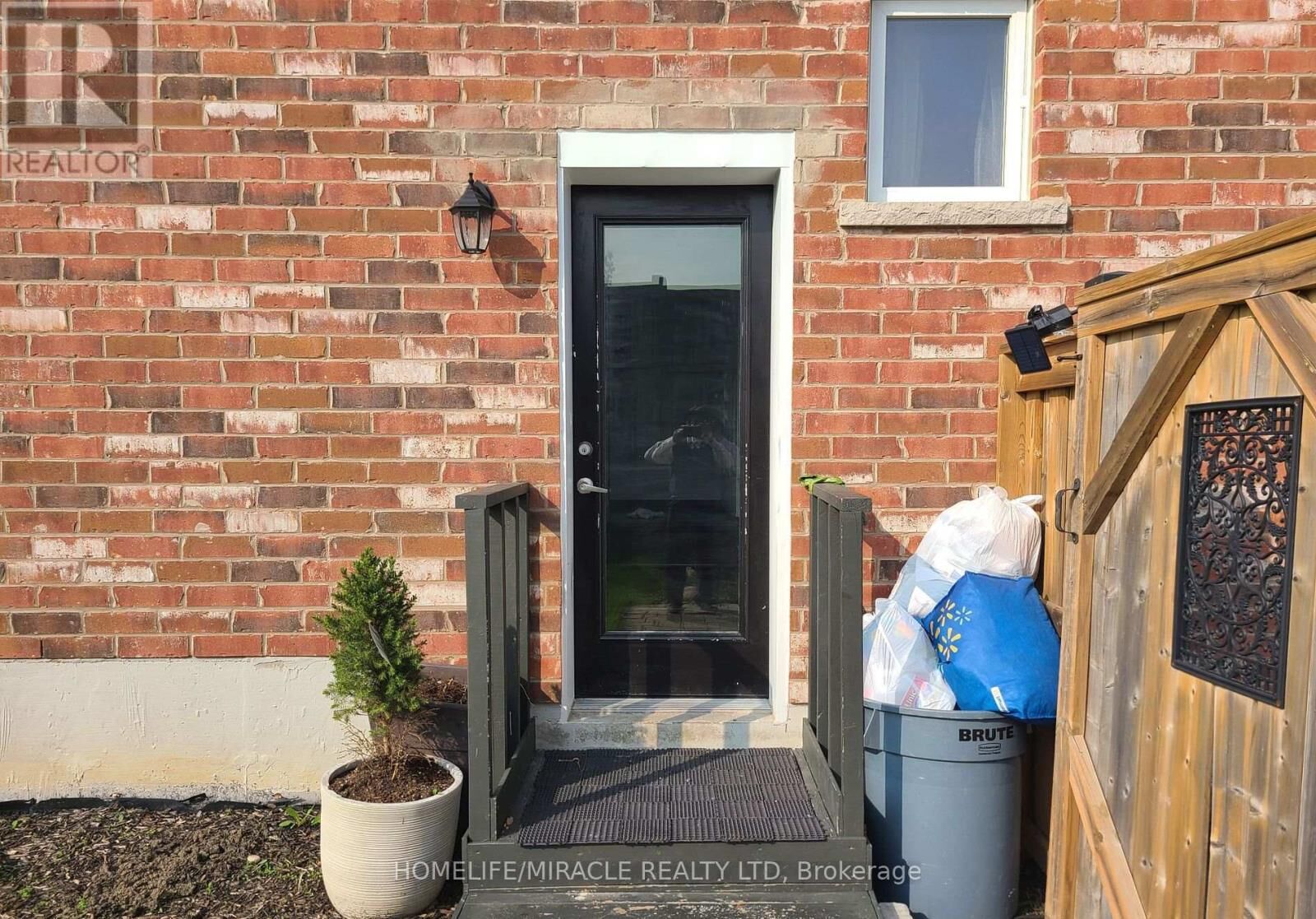 Property Photo:  150 Gentile Circle  ON L4H 3N3 