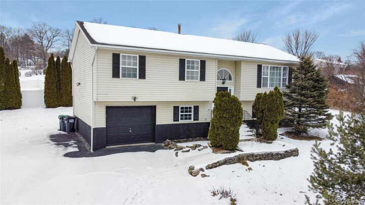 Property Photo:  22 Sharon Drive  NY 10941 