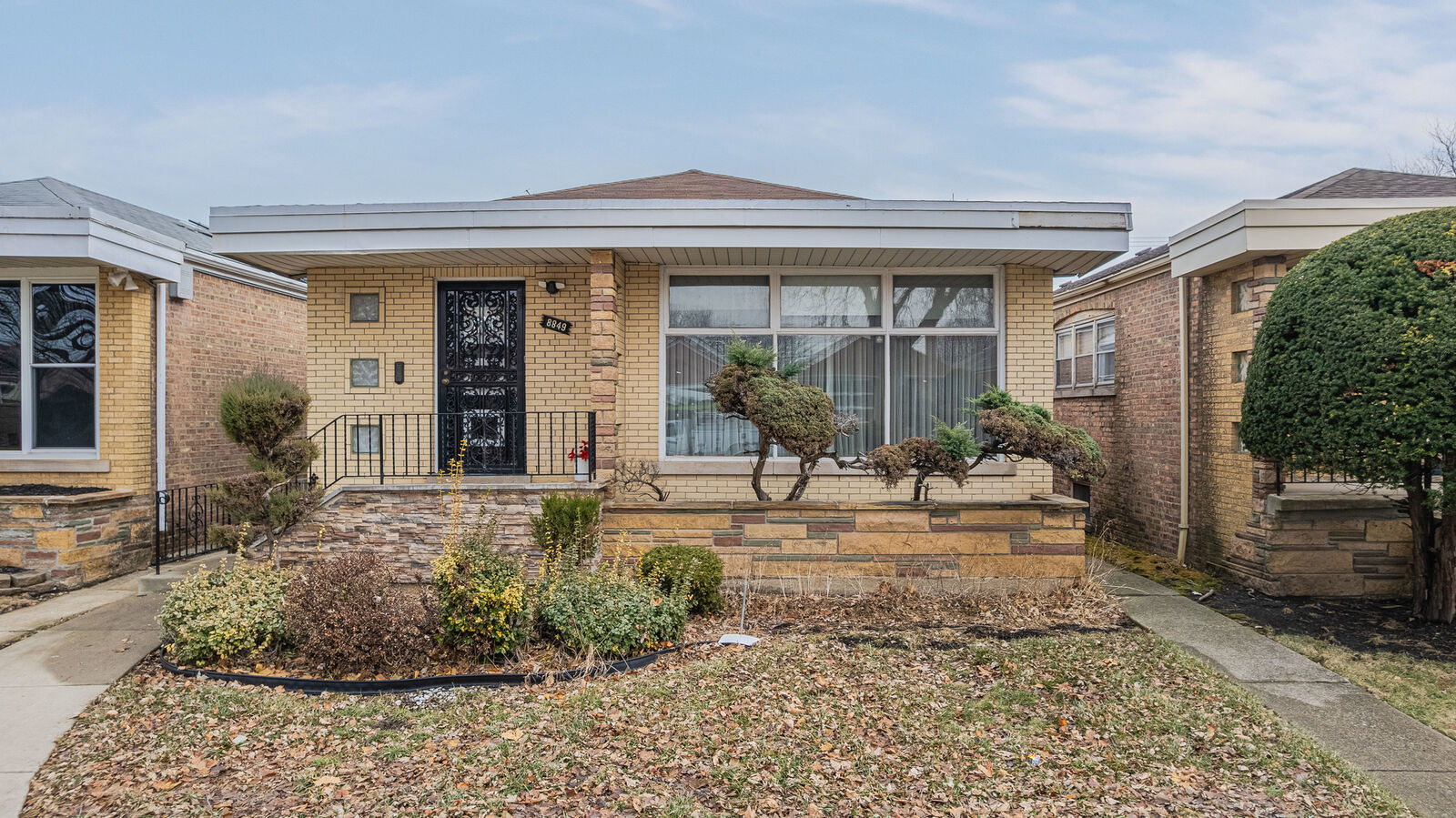 Property Photo: 8849 S Paxton Avenue IL 60617