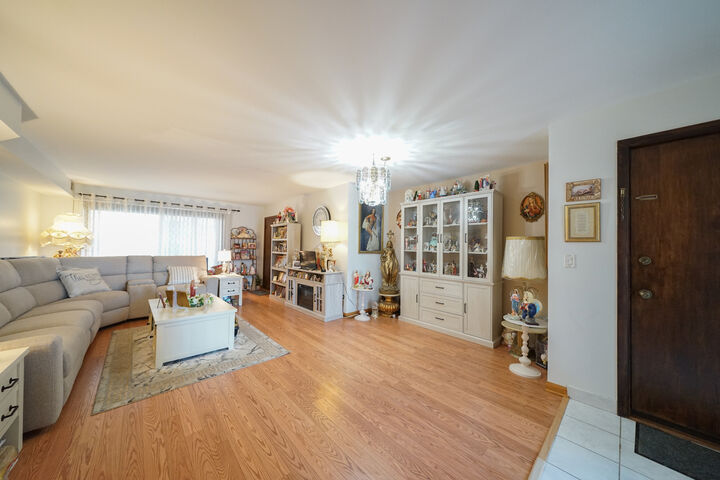 Property Photo: 7604 W Lawrence Avenue 1B IL 60706