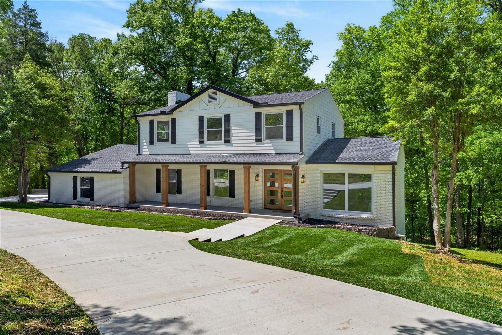 Property Photo:  1640 Simpson Dr  TN 37043 