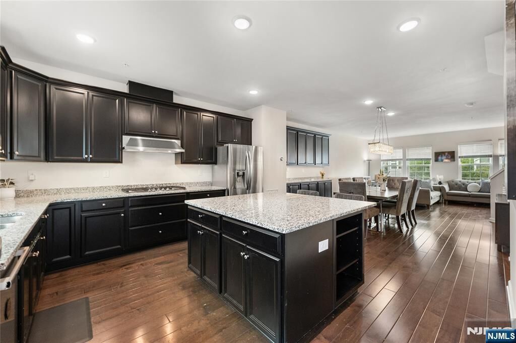 Property Photo:  12 Marshall Lane  NJ 07075 