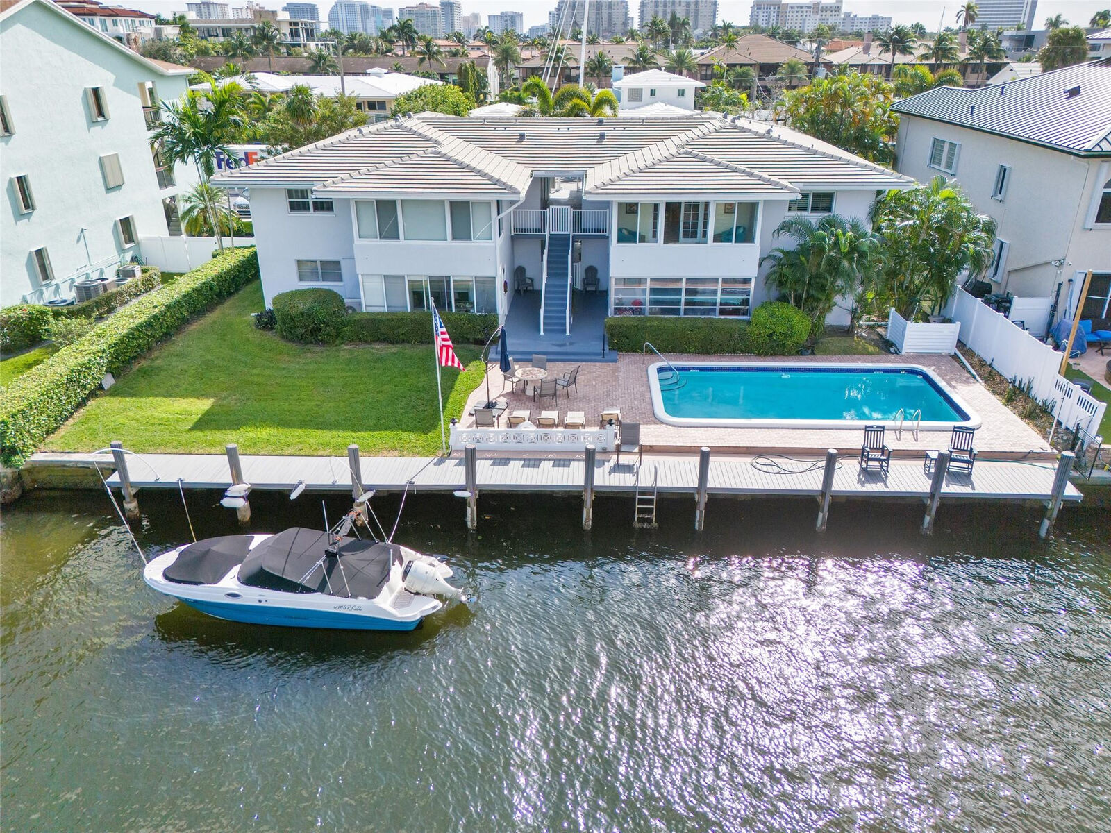 Property Photo: 2743 NE 15th Street 6 FL 33304