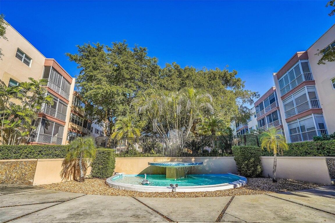 Property Photo:  6751 Cypress Road 105  FL 33317 