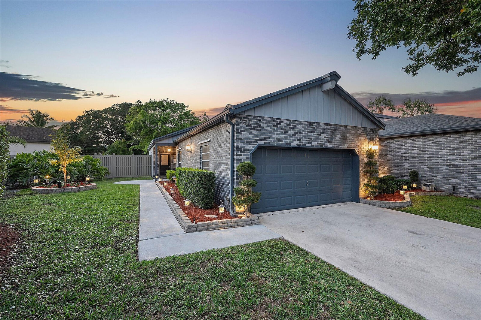 Property Photo: 6613 Stratford Drive FL 33067