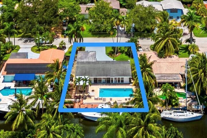 Property Photo:  1704 SW 4th Court  FL 33312 