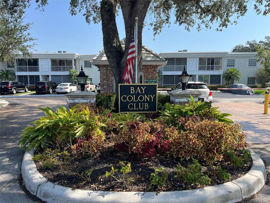 Property Photo:  6217 Bay Club Drive 1  FL 33308 