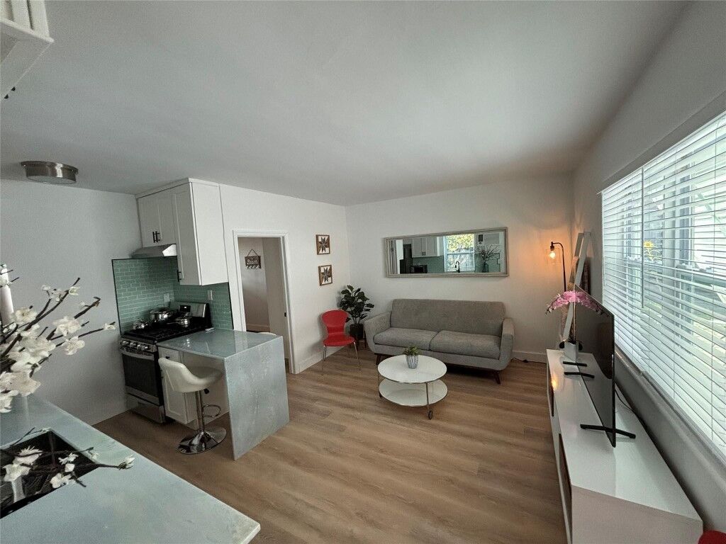 Property Photo:  1315 SE 2nd Street Rear West  FL 33301 