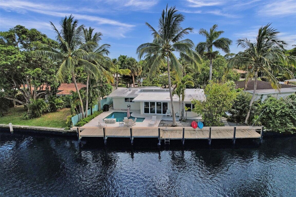 Property Photo: 2149 NE 27th Drive FL 33306