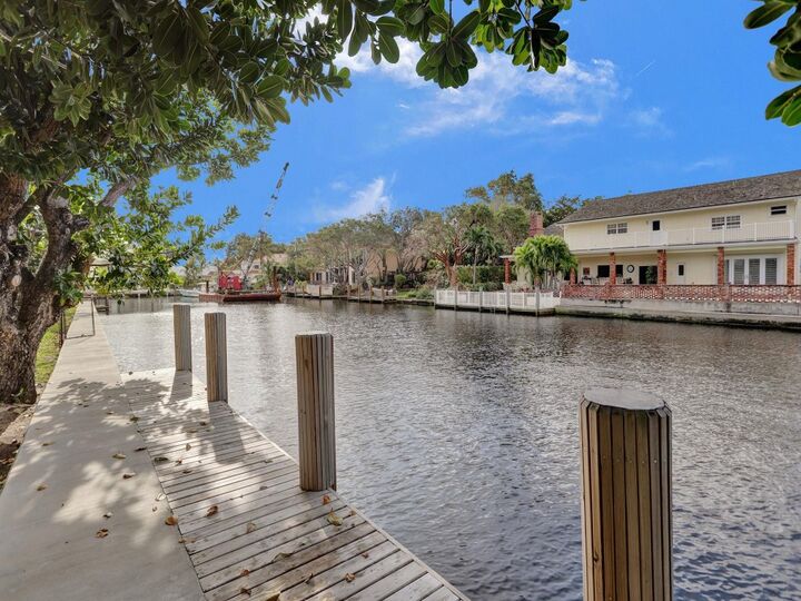 Property Photo:  40 Compass Isle  FL 33308 