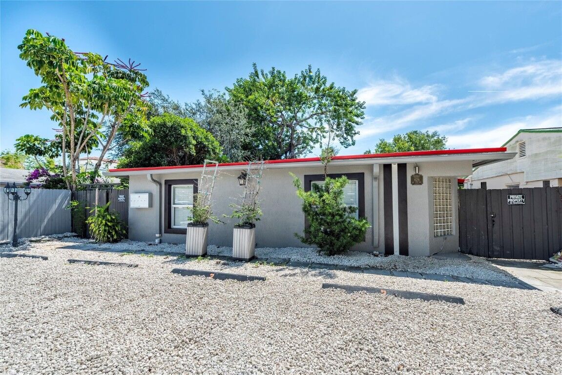 Property Photo:  628 NE 8th Avenue 2  FL 33304 