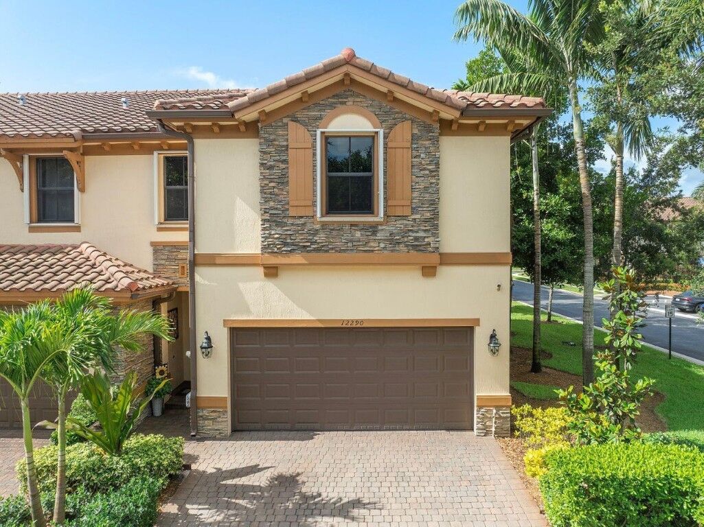 Property Photo:  12290 Village Place  FL 33325 