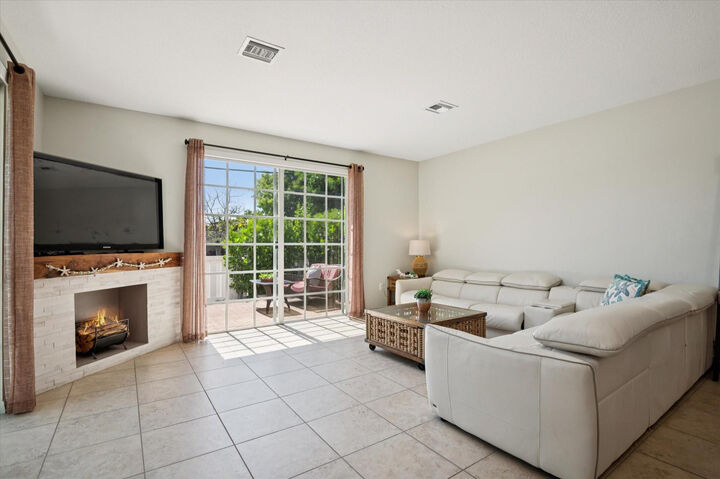 Property Photo:  2325 SE 5th Street  FL 33062 