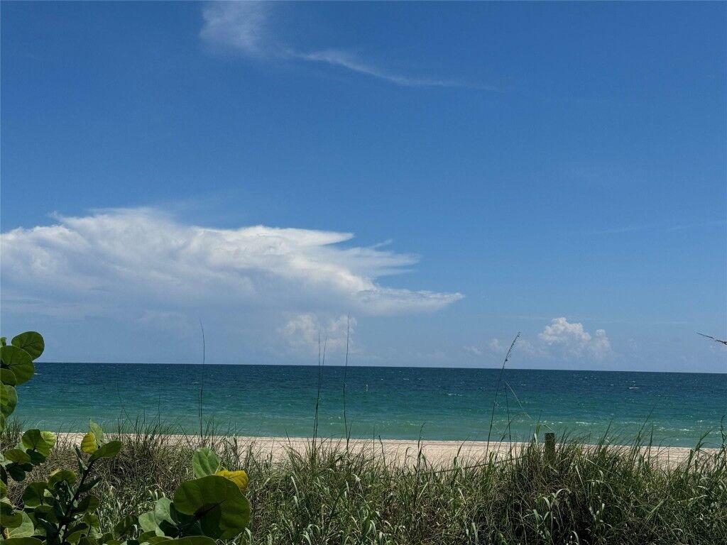 Property Photo:  2121 N Ocean Boulevard 2  FL 33305 