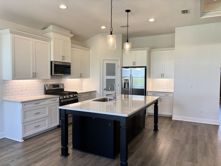 Property Photo: 173 Bienville Place FL 32317