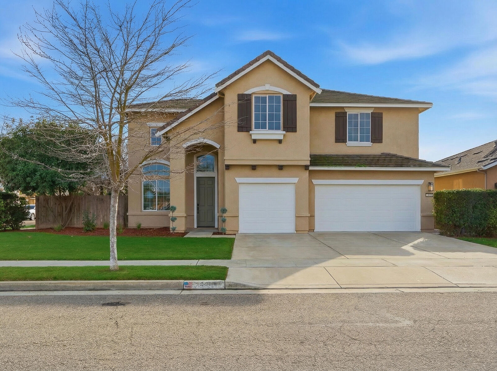 Property Photo:  2693 Muirfield Avenue  CA 93274 