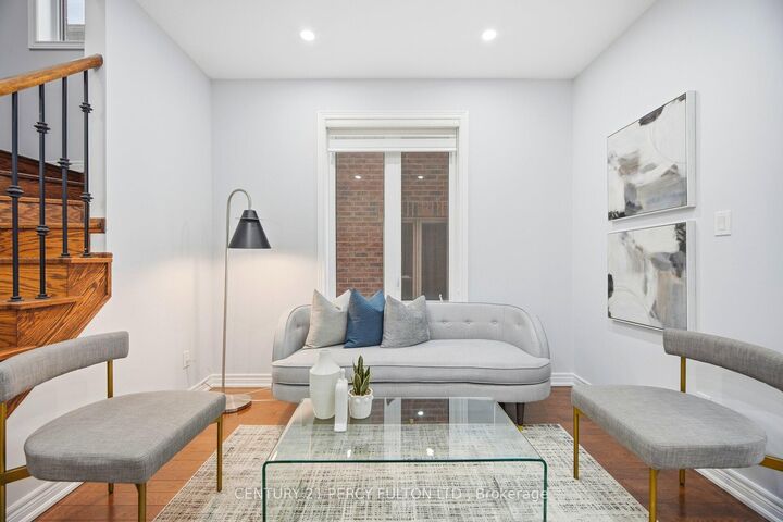 Photo de la propriété:  2415 Kentucky Derby Way  ON L1H 7K4 