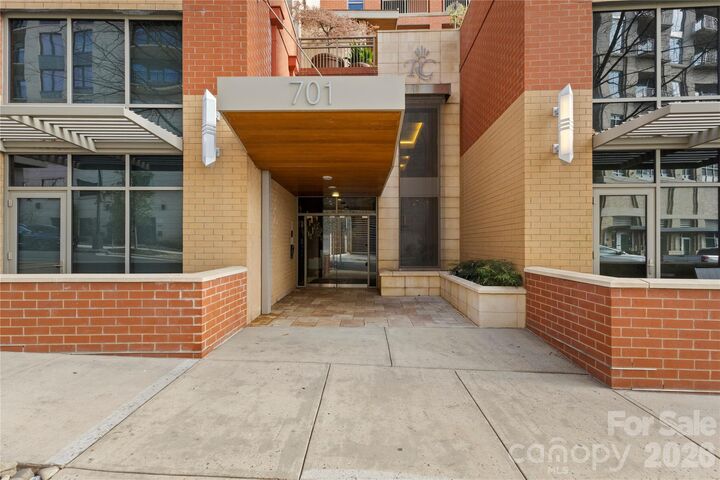 Property Photo:  701 Royal Court 603  NC 28202 