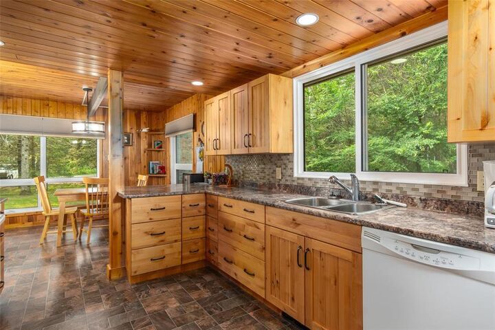 Property Photo:  70 Wildwood Bay  MB R0J 1N0 