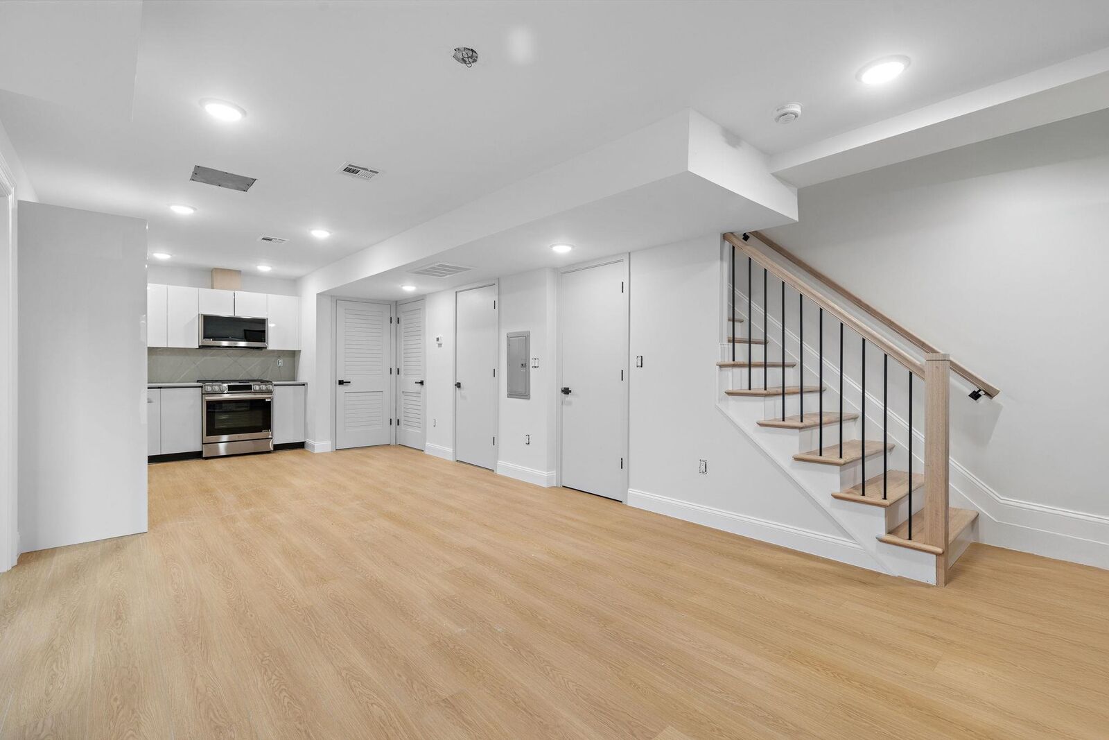 Property Photo: 192 Cambridge Ave 5 NJ 07307