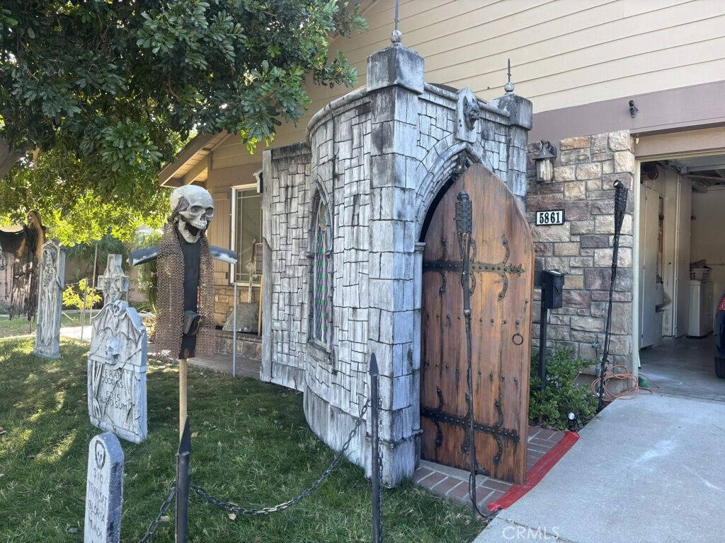 Property Photo:  5861 Amberdale Drive  CA 92886 