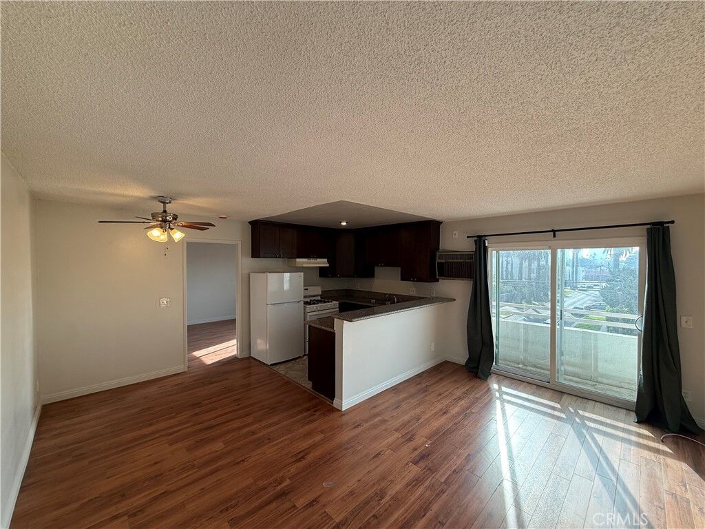 Property Photo: 400 N Hobart Boulevard 301 CA 90004