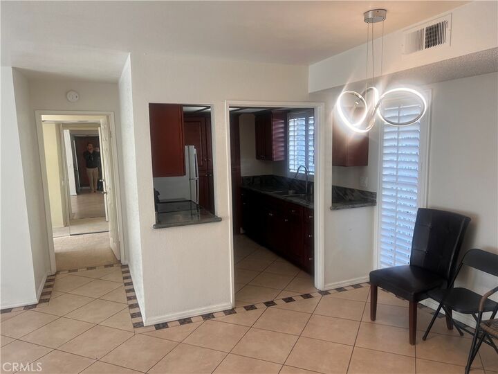 Property Photo: 230 S Madison 207 CA 91101