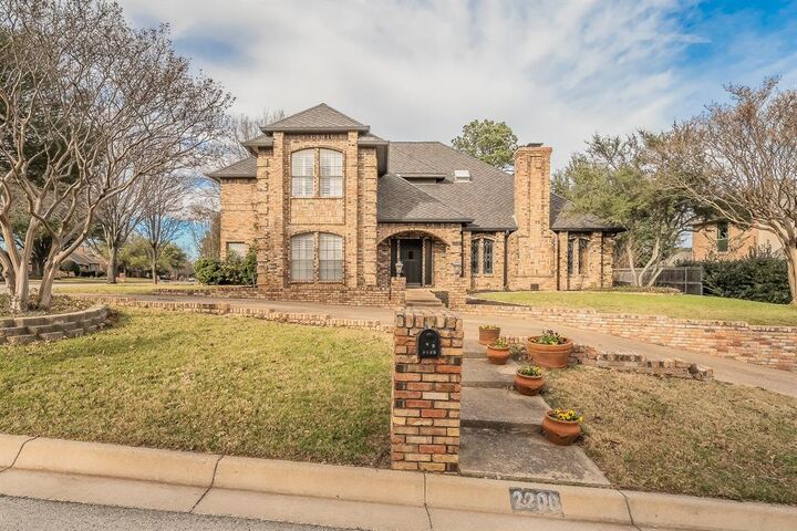 Property Photo:  2200 Woodstock Drive  TX 76034 