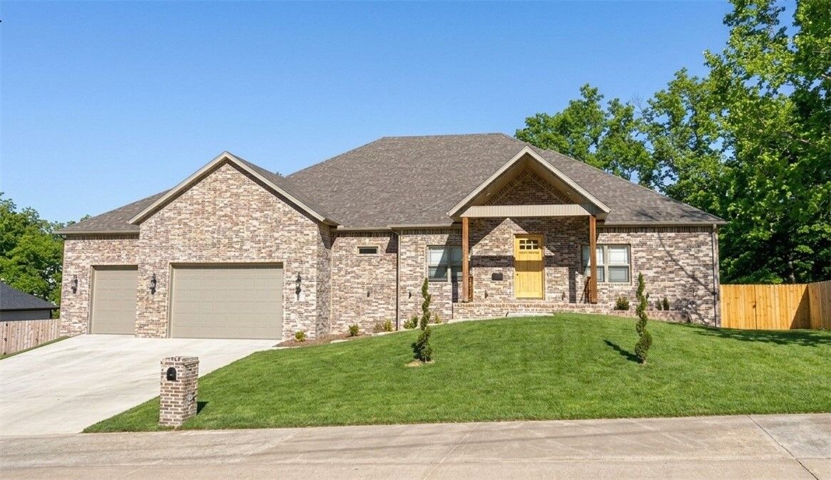 Property Photo: 12412 Wildwood Drive AR 72756