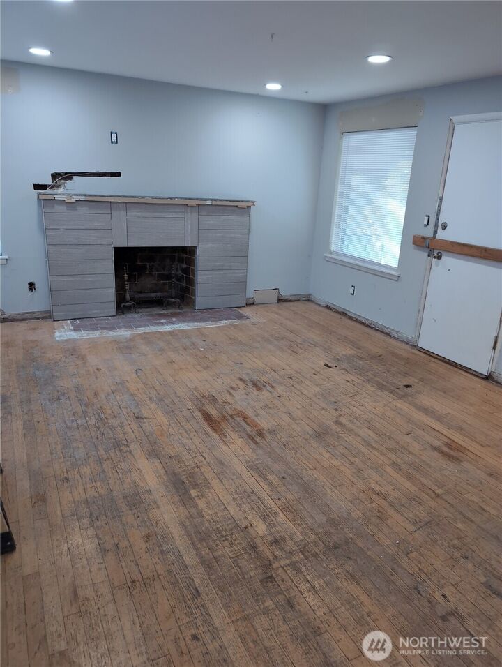 Property Photo:  6925  52nd Avenue S  WA 98118 