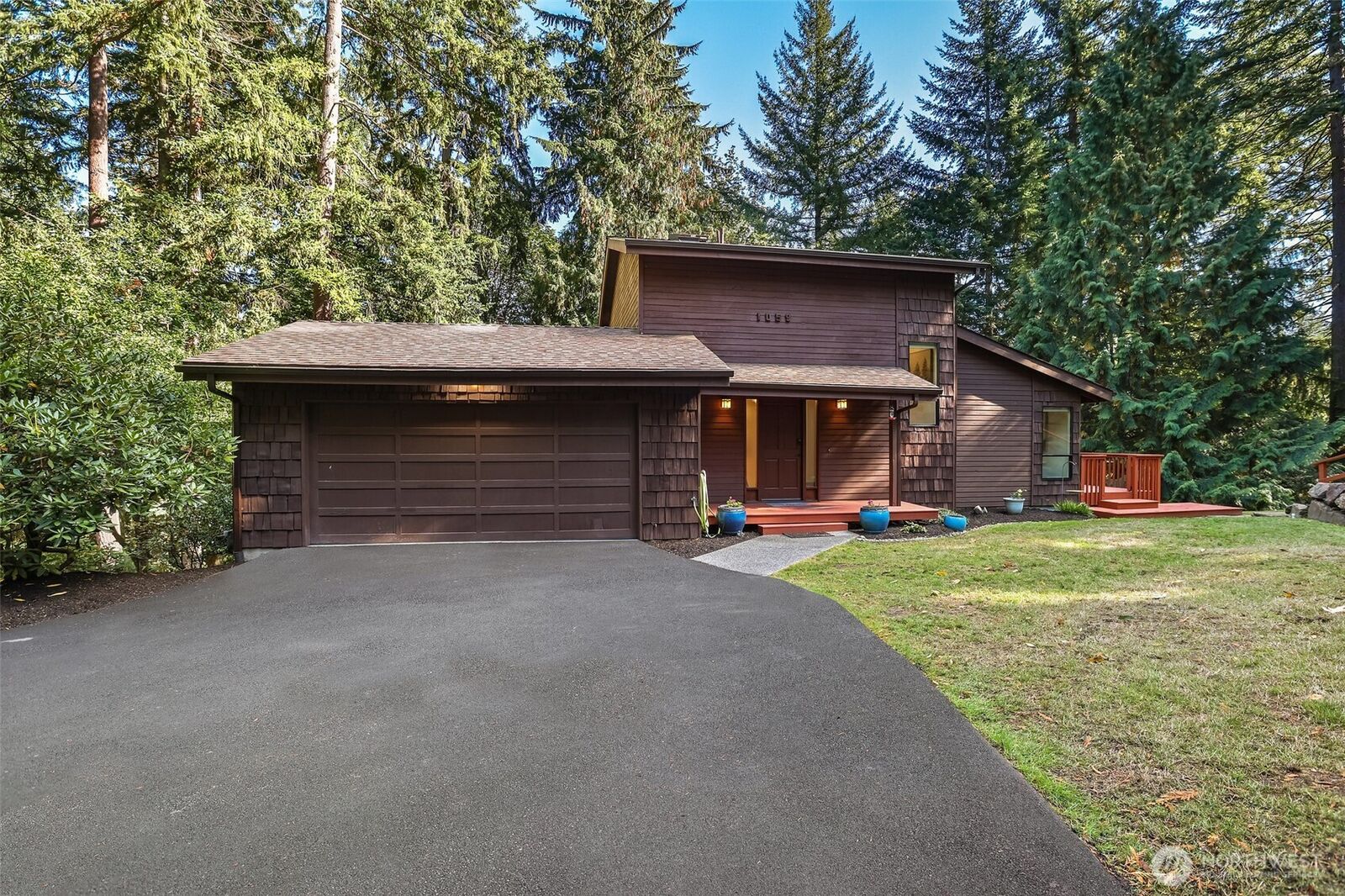Property Photo:  1059  Greenwood Boulevard SW  WA 98027 