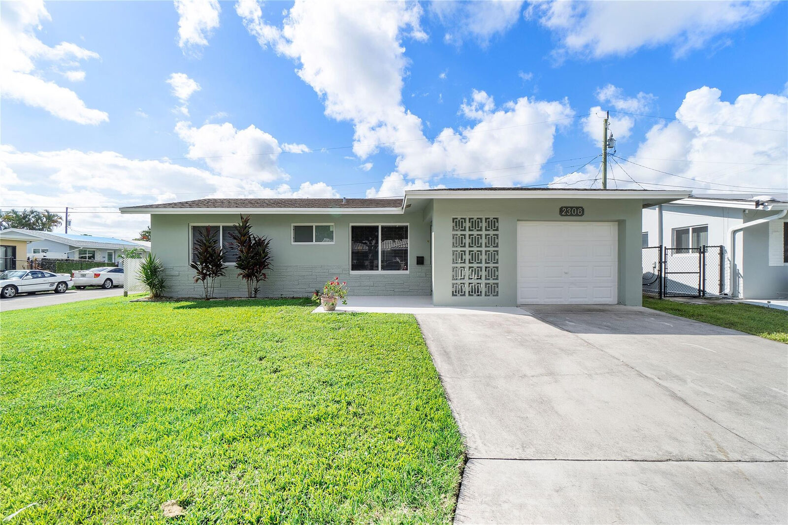 Property Photo: 2306 NW 55th Street FL 33309