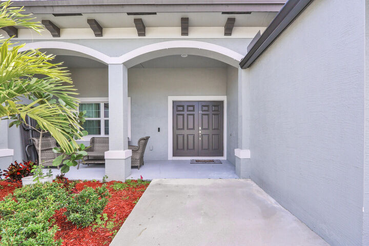 Property Photo:  202 SW Chandler Terrace  FL 34984 