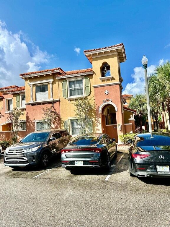 Property Photo:  732 SW 106th Avenue  FL 33025 