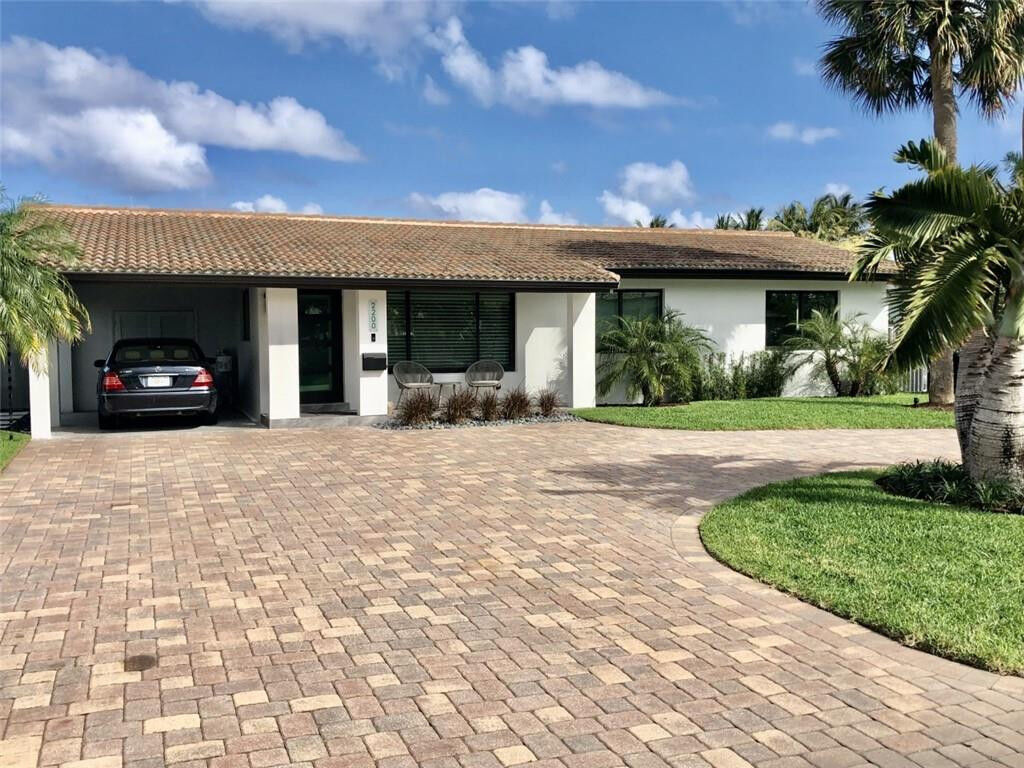 Property Photo:  2200 NE 15th Terrace  FL 33305 