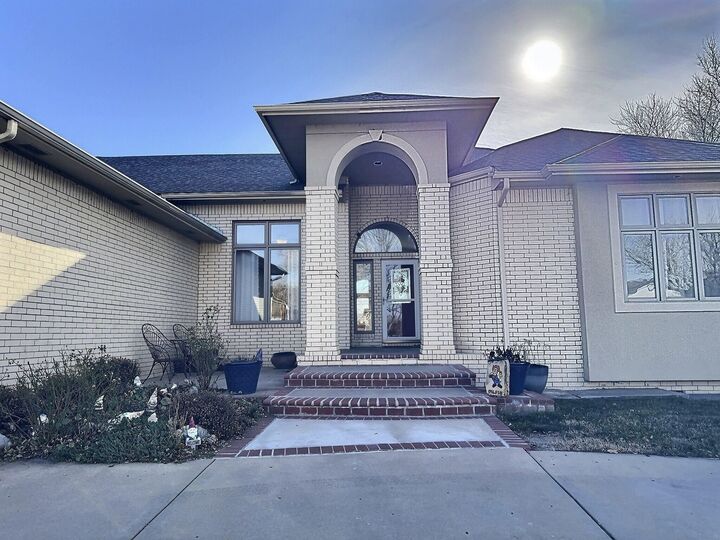 Photo de la propriété:  6507 W Briarwood Cir  KS 67212 