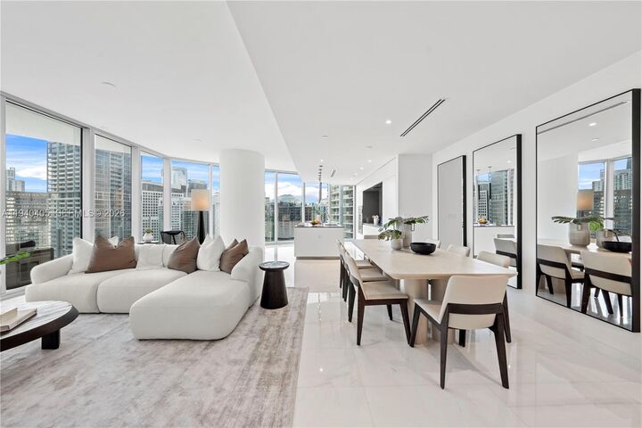 Property Photo:  300 Biscayne Blvd Way 3407  FL 33131 
