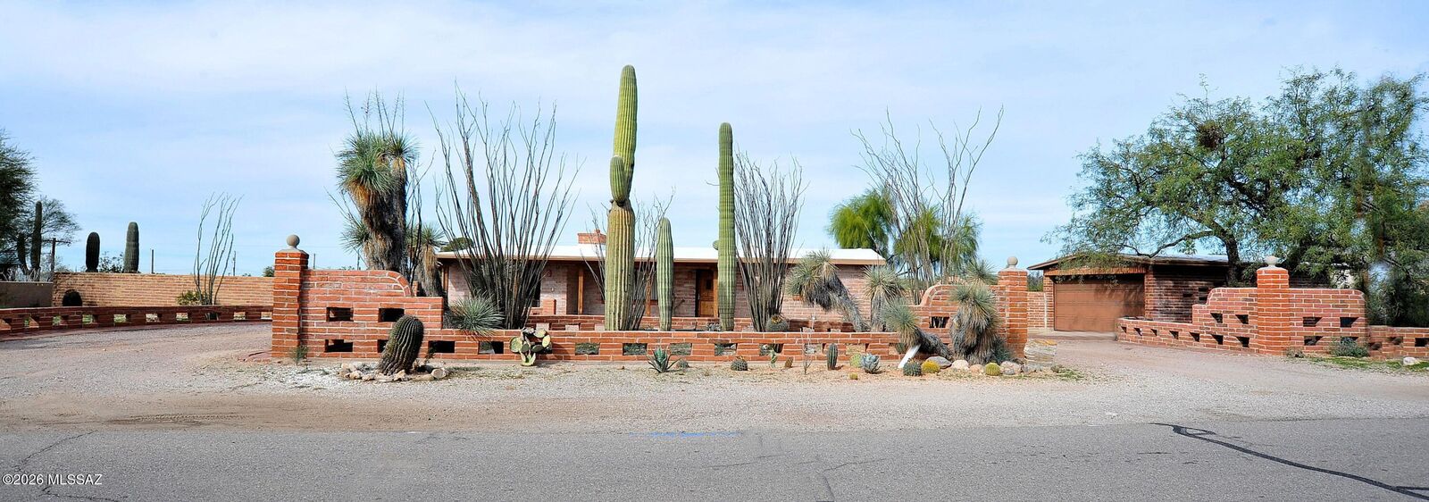Property Photo:  5625 N Genematas Drive  AZ 85704 