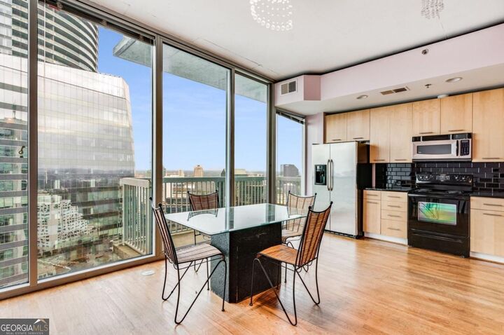 Property Photo:  3324 Peachtree Road NE 2515  GA 30326 